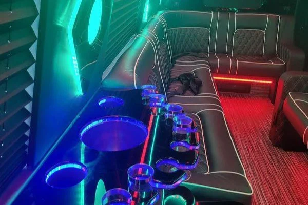Empyra Limousine