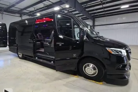 Empyra Limousine