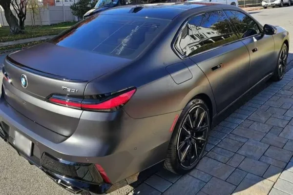 BMW 7 Series-1