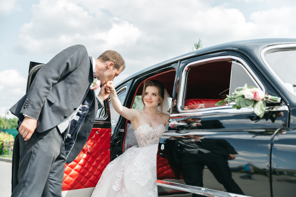 How to Plan Your Wedding Transportation with a Limo in NYC